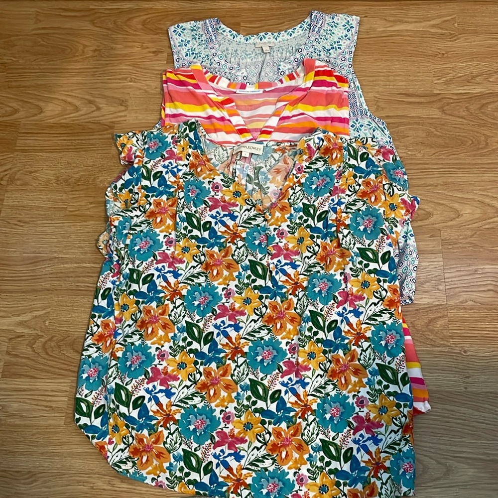 Women’s Short Sleeved Tops